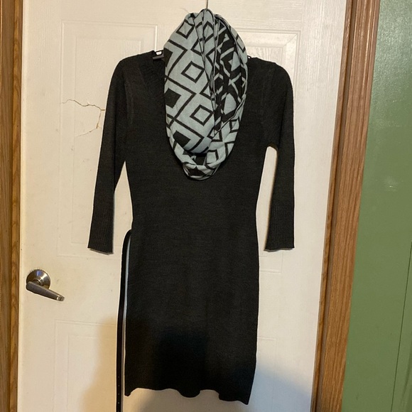 Small dress or can be used as a long top. - Picture 1 of 1